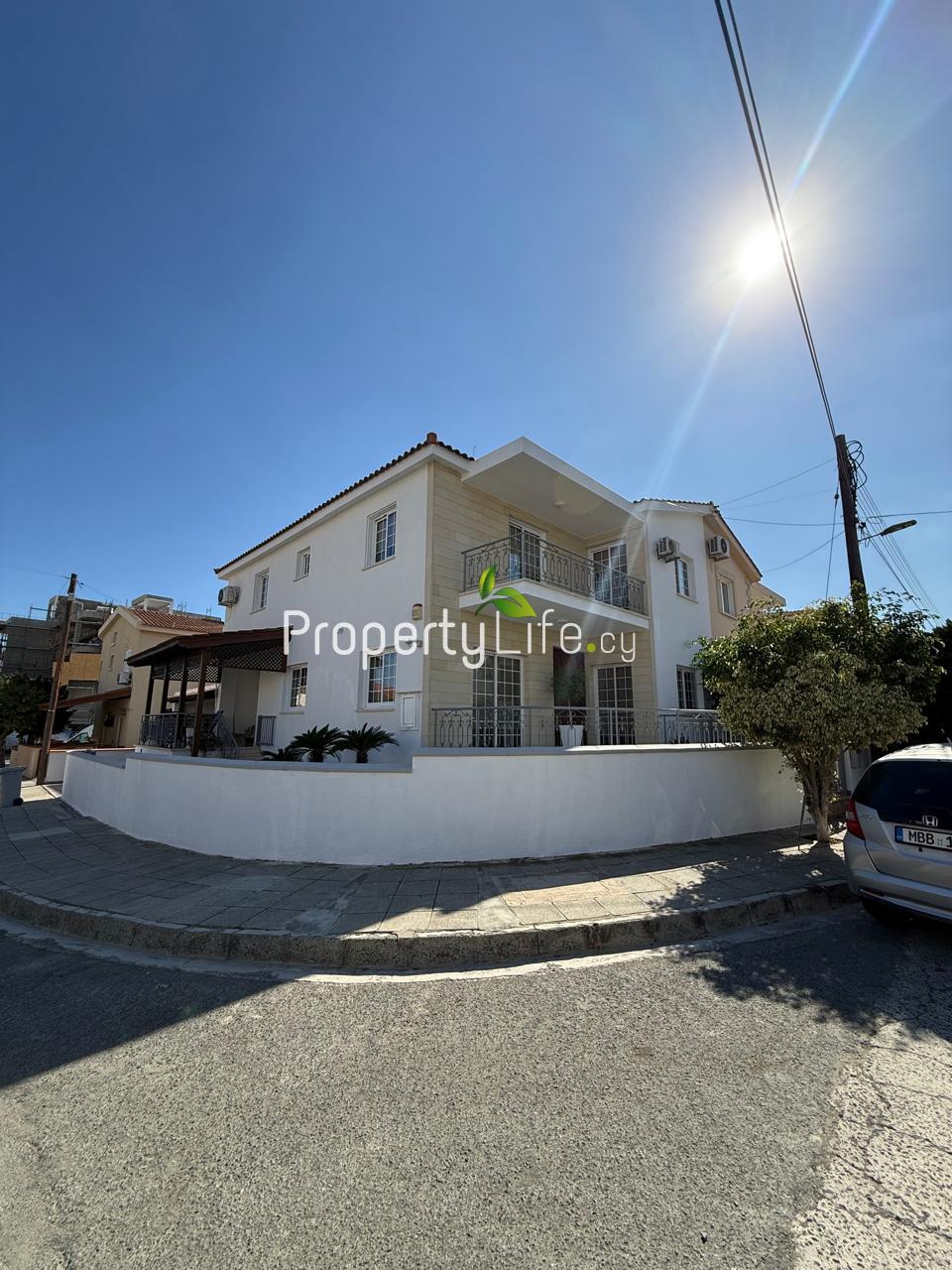 AGIOS FANOURIOS ARADIPPOU DETACHED CORNER HOUSE FOR SALE